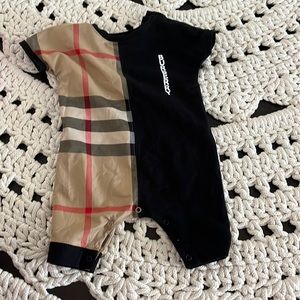 Boys Burberry size 3 momths